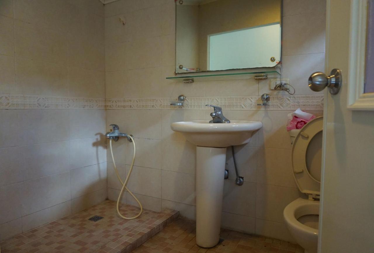 Hua Bin Hotel Yilan Luaran gambar