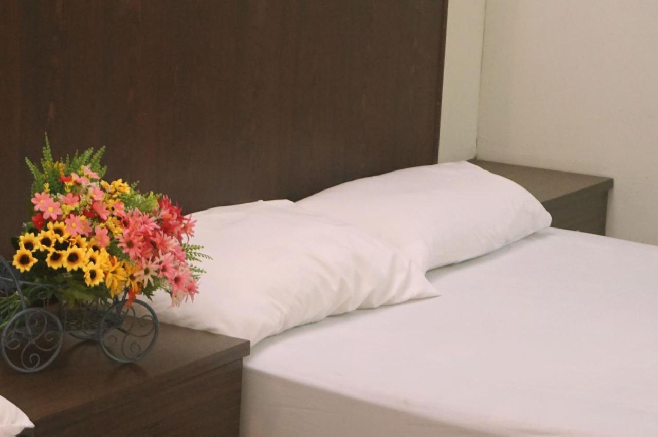 Hua Bin Hotel Yilan Luaran gambar