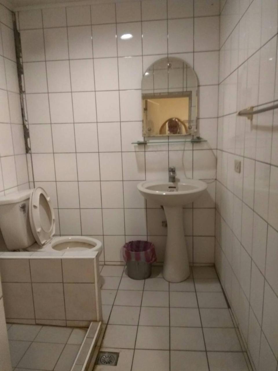Hua Bin Hotel Yilan Luaran gambar