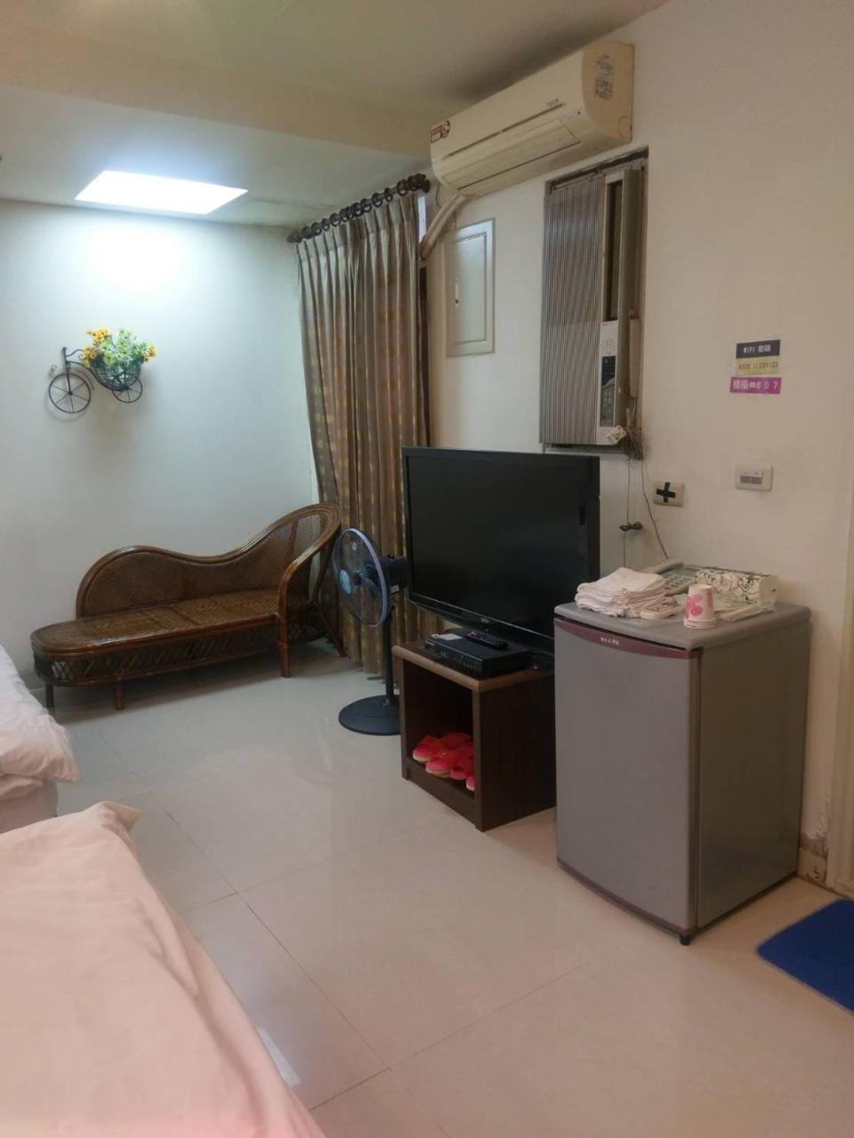 Hua Bin Hotel Yilan Luaran gambar