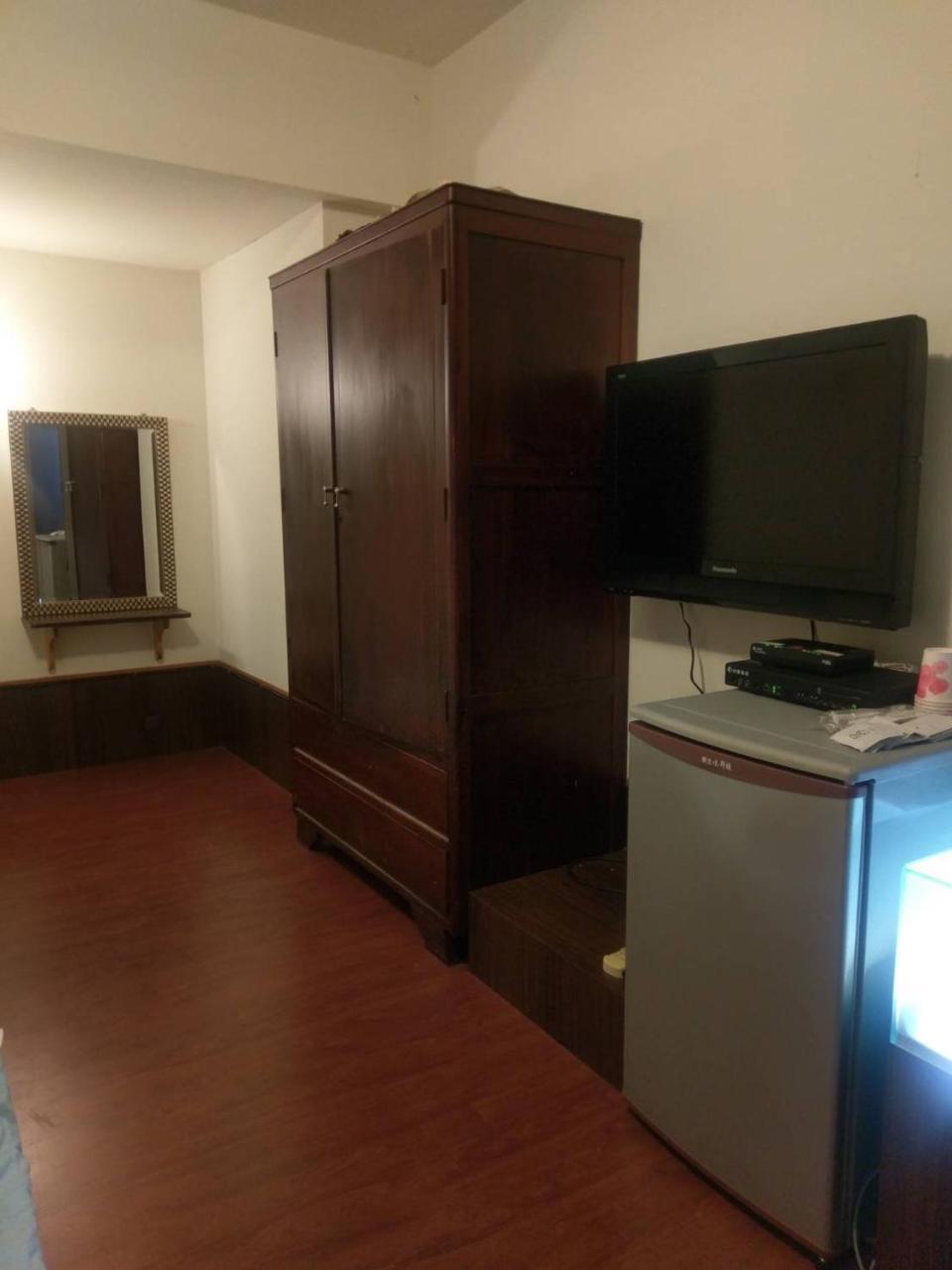 Hua Bin Hotel Yilan Luaran gambar