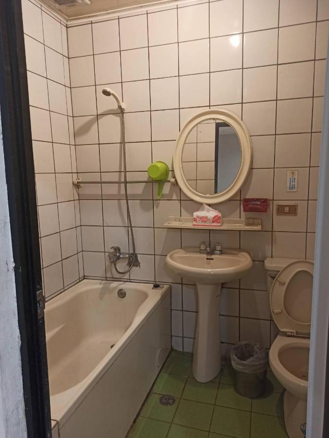 Hua Bin Hotel Yilan Luaran gambar