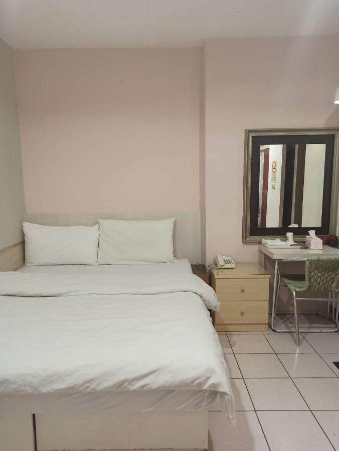 Hua Bin Hotel Yilan Luaran gambar